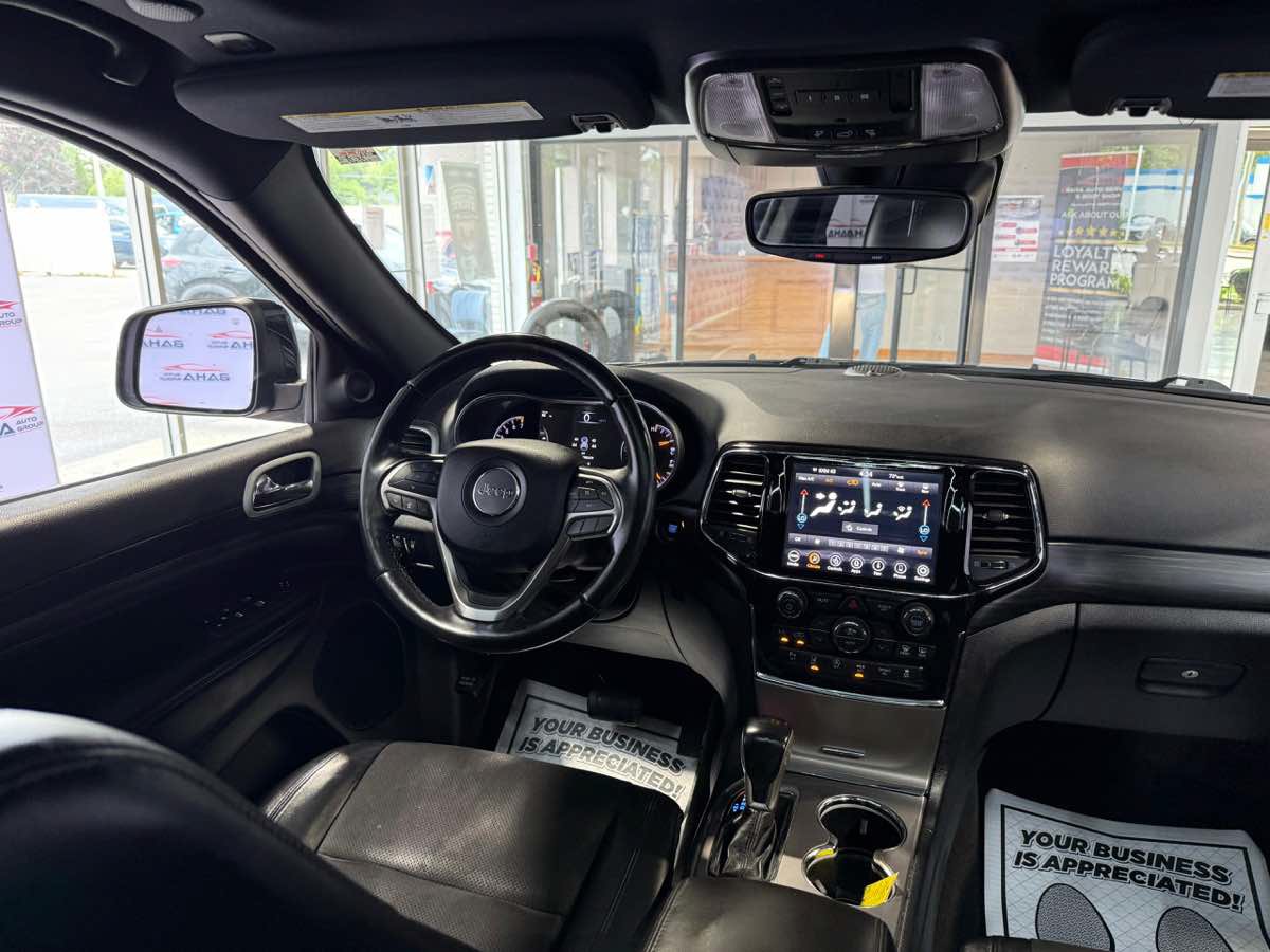 Used 2021 Jeep Grand Cherokee Laredo X AWD/4WD image 22