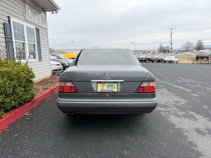 Used 1995 Mercedes-Benz E 320 Sedan image 5
