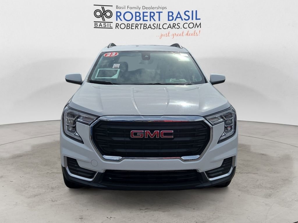 Used 2023 GMC Terrain SLE w/ Driver Convenience Package AWD/4WD image 8