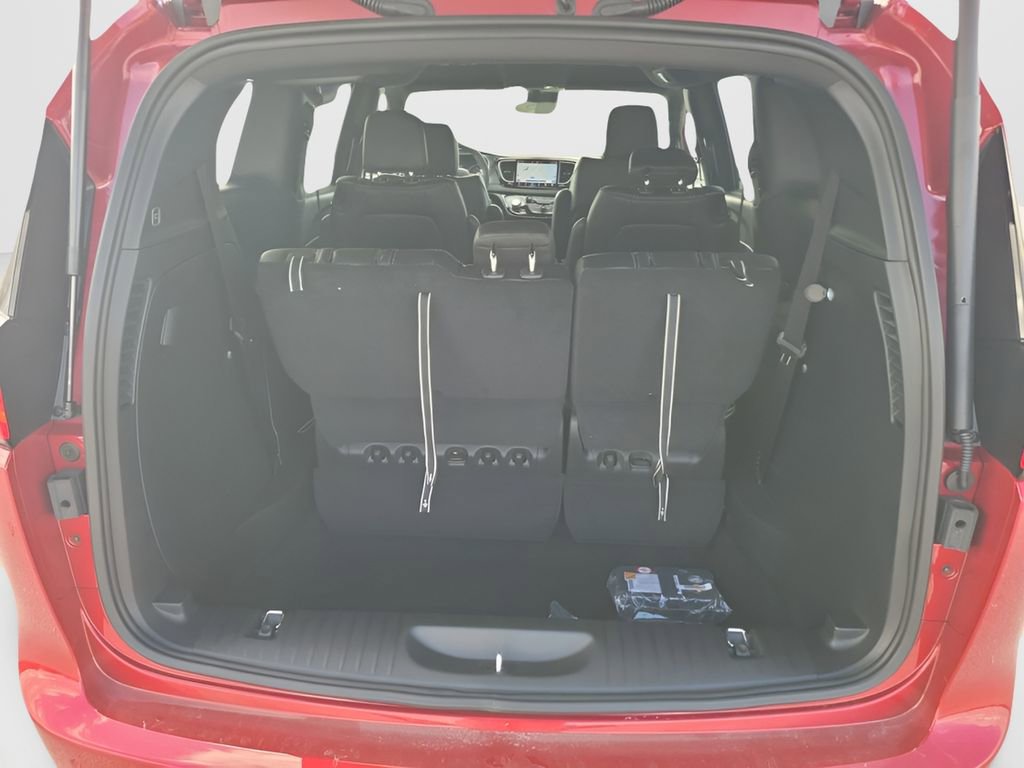 New 2026 Chrysler Voyager LX image 22