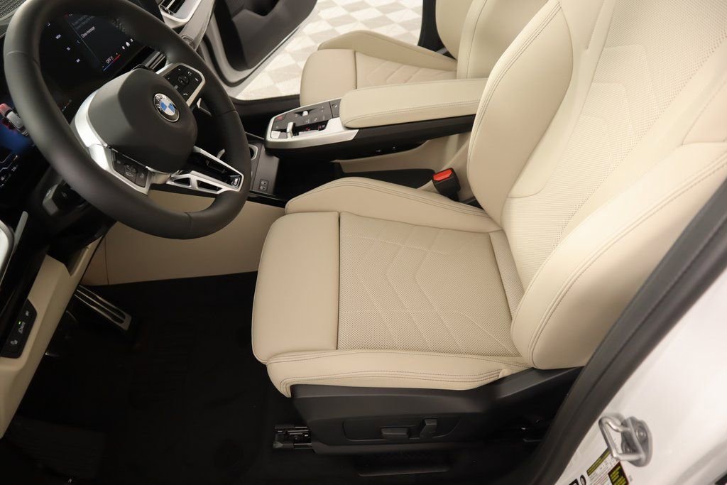 New 2025 BMW X1 xDrive28i w/ Technology Package AWD/4WD image 13