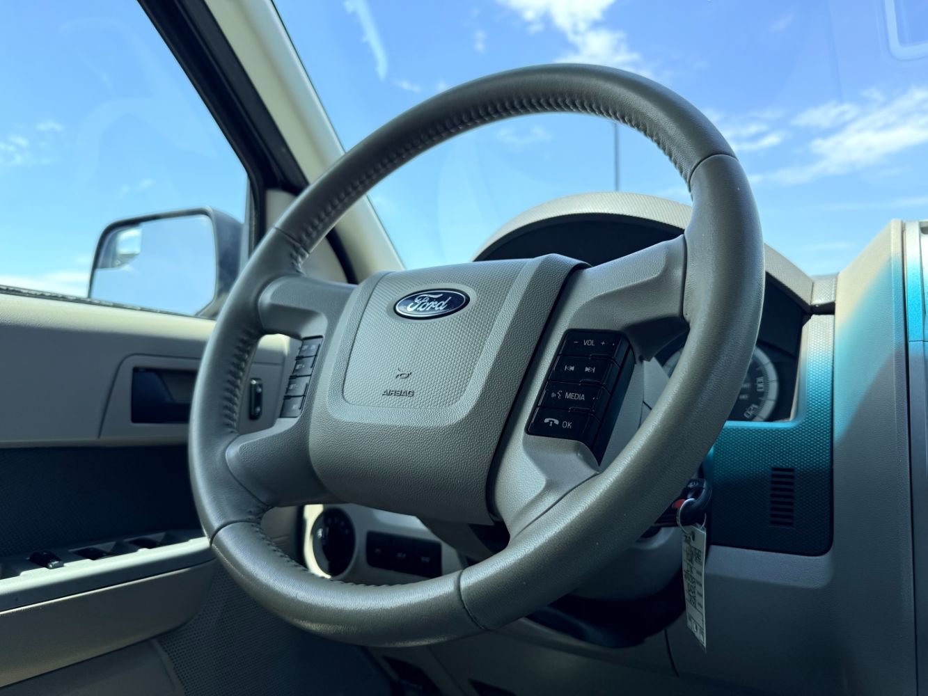 Used 2010 Ford Escape XLT FWD image 9