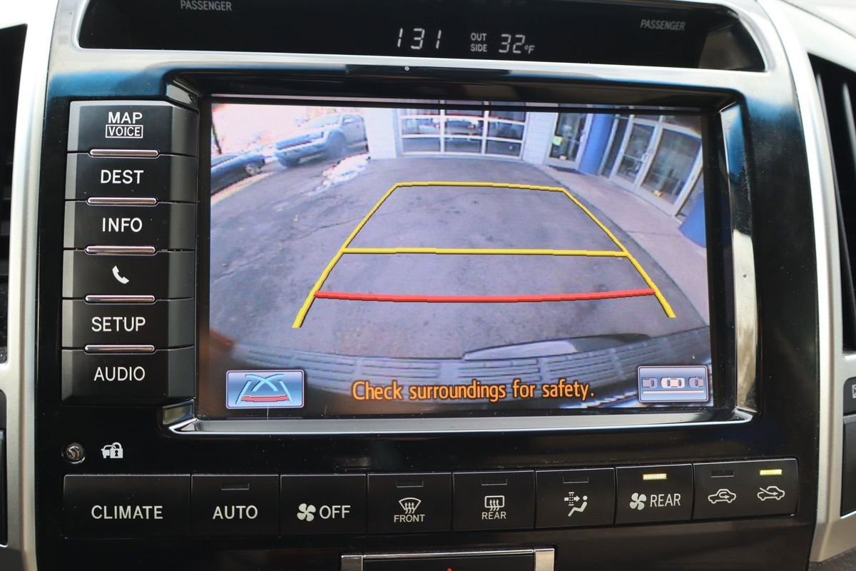 Used 2013 Toyota Land Cruiser image 24