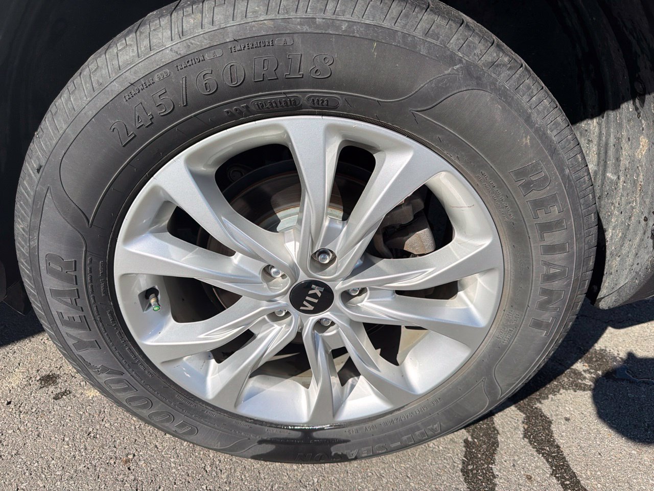 Used 2020 Kia Telluride LX AWD/4WD image 24