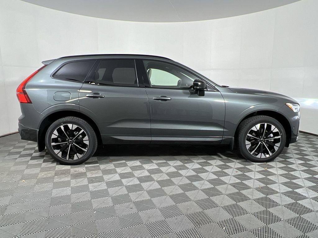 Used 2026 Volvo XC60 B5 Plus w/ Climate Package AWD/4WD image 11