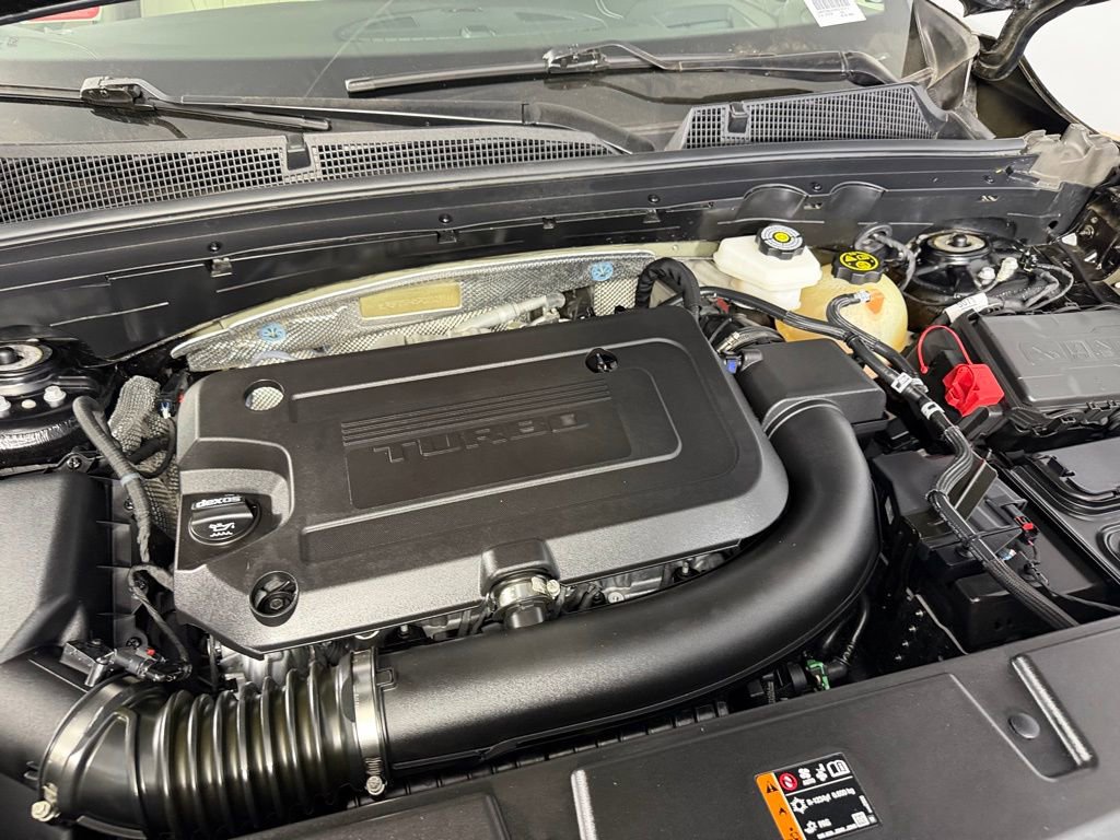 Used 2023 Buick Envision Avenir AWD/4WD image 40