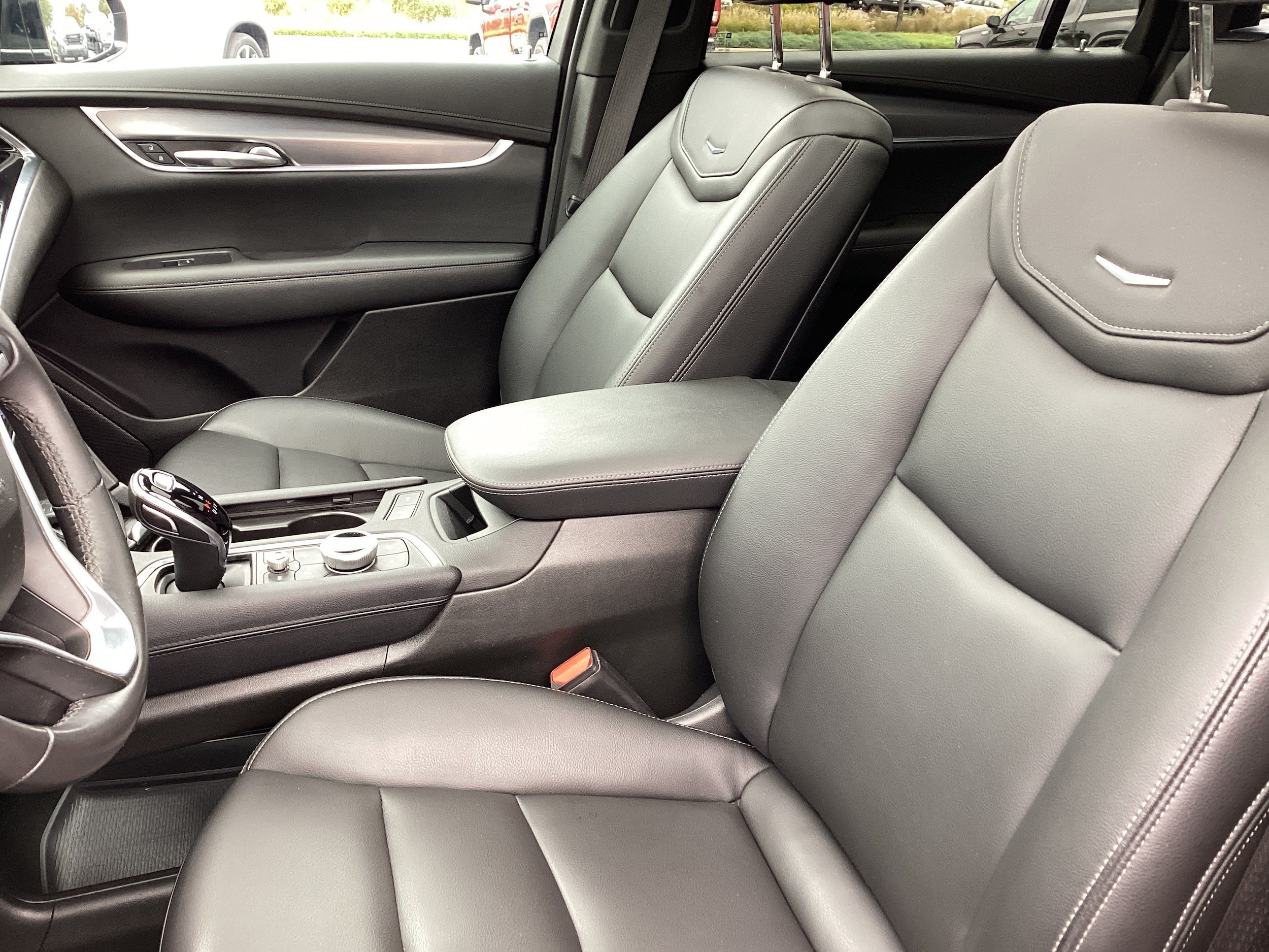 Used 2024 Cadillac XT6 Luxury w/ LPO, Floor Liner Package AWD/4WD image 13