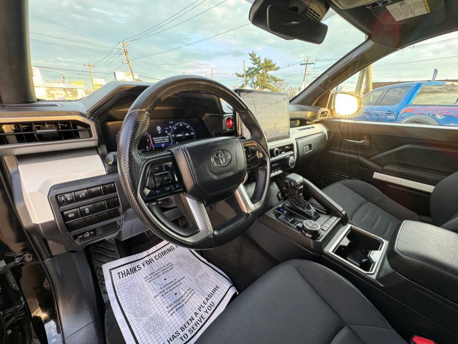 Used 2024 Toyota Tacoma TRD Off-Road AWD/4WD image 21