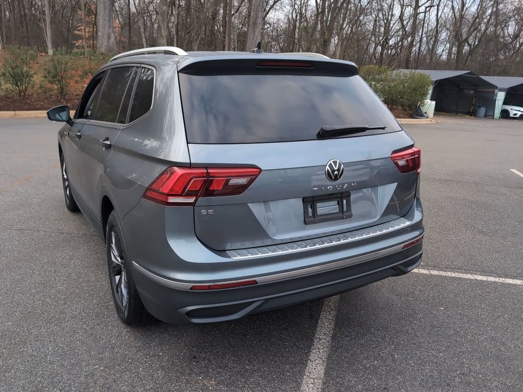 Used 2023 Volkswagen Tiguan SE w/ Panoramic Sunroof Package image 6
