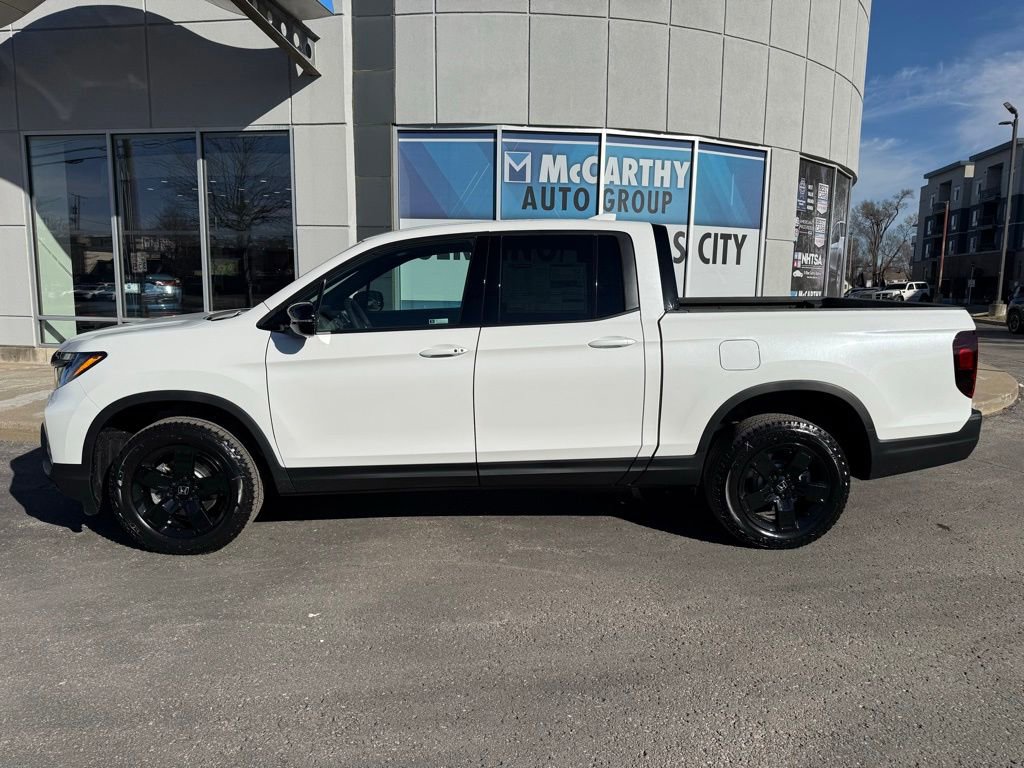 New 2026 Honda Ridgeline Black Edition image 2