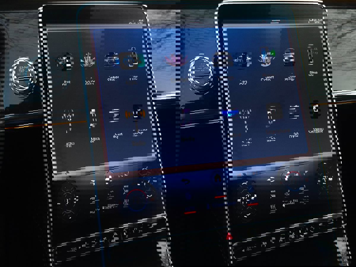 Used 2023 Mercedes-Benz S 580e 4MATIC Sedan w/ Warmth & Comfort Package image 45