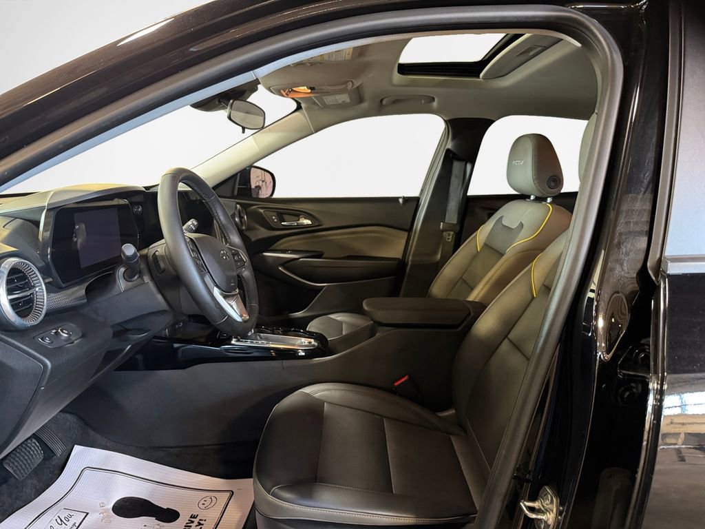 Used 2024 Chevrolet Trax ACTIV w/ Sunroof Package FWD image 12