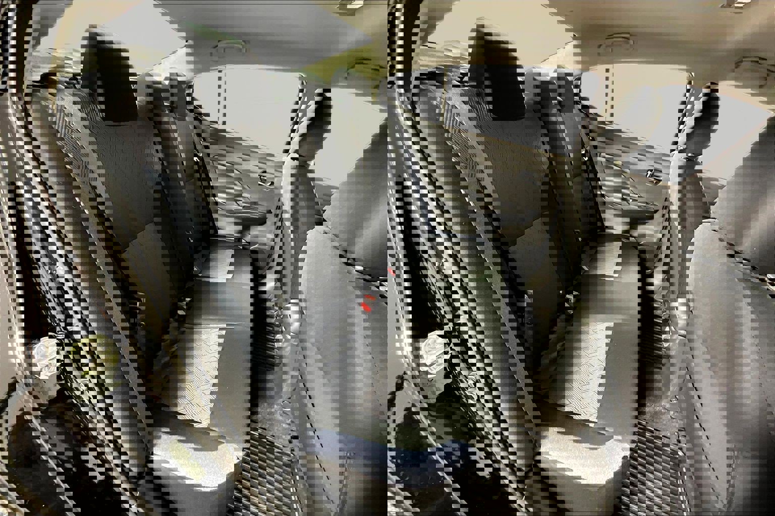 Used 2025 Nissan Versa SV w/ Electronics Package image 24