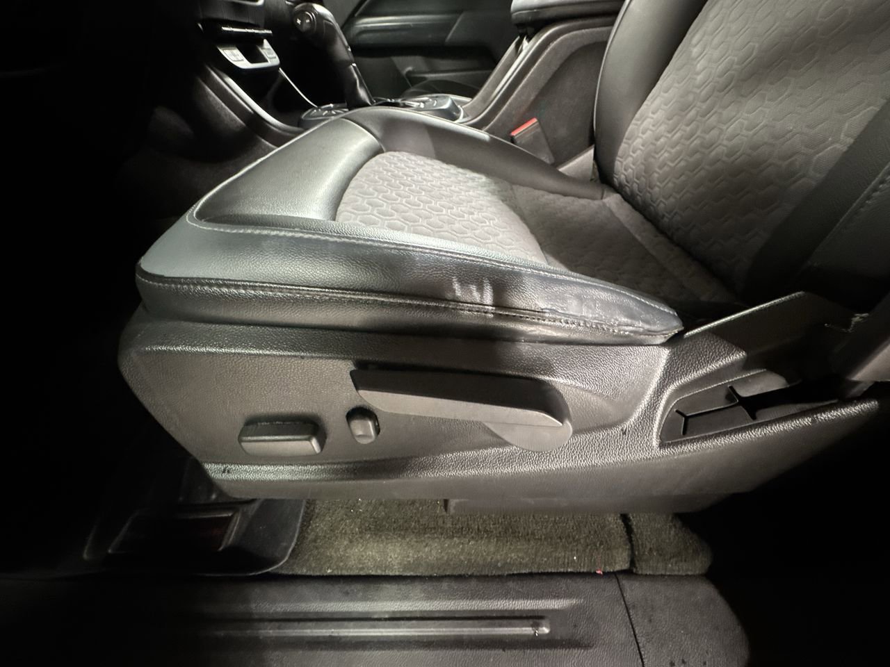 Used 2018 Chevrolet Colorado Z71 image 18