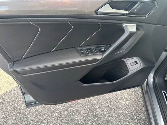 Certified 2024 Volkswagen Tiguan SE R-Line image 11