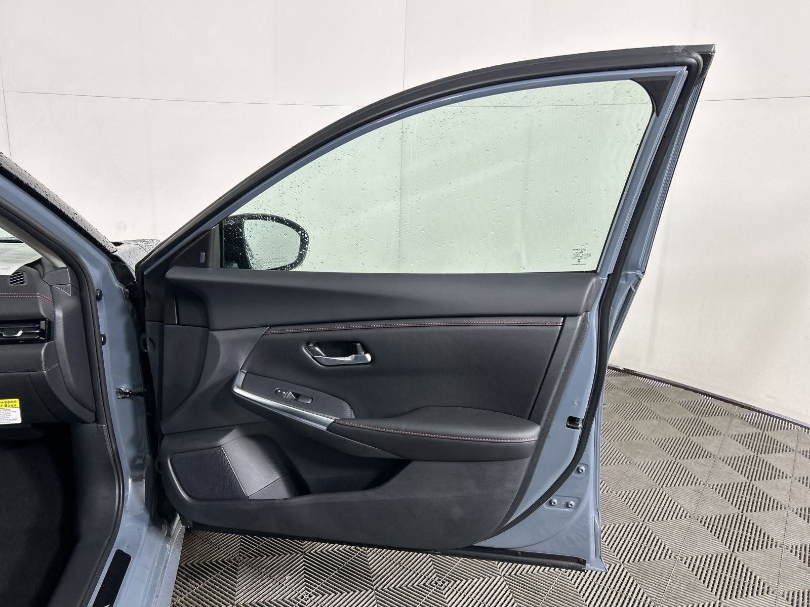 New 2025 Nissan Sentra SR FWD image 40