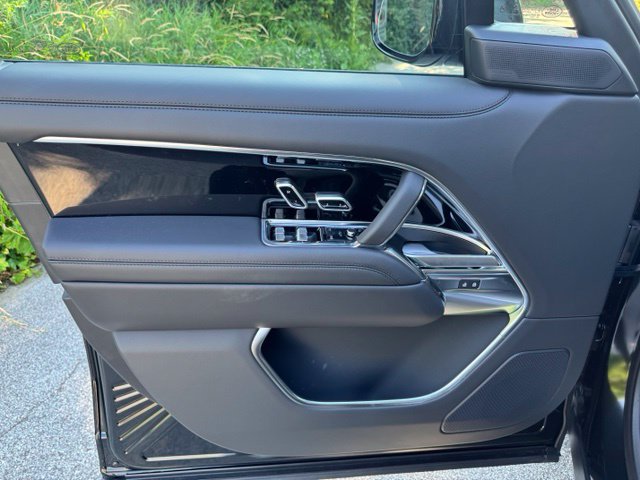 New 2026 Land Rover Range Rover SE AWD/4WD image 8