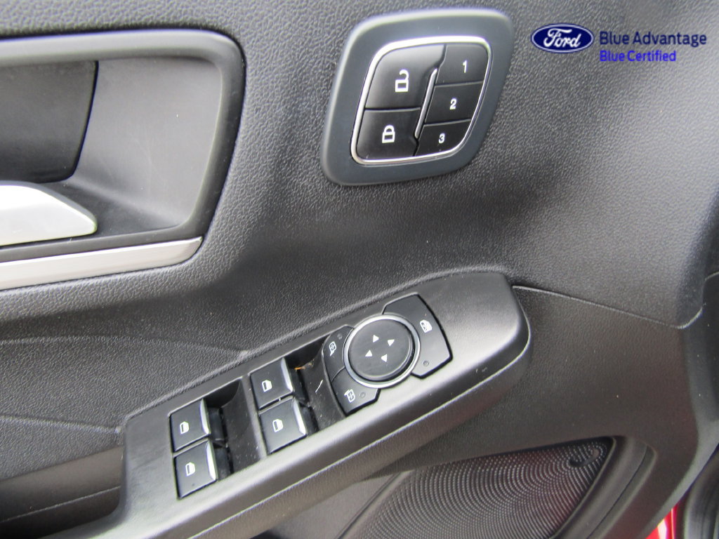 Used 2023 Ford Escape Platinum AWD/4WD image 17
