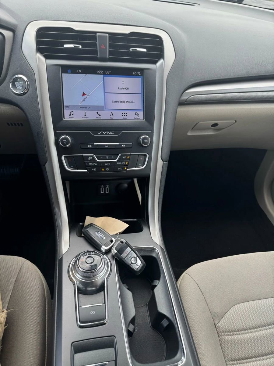 Used 2019 Ford Fusion SE image 13