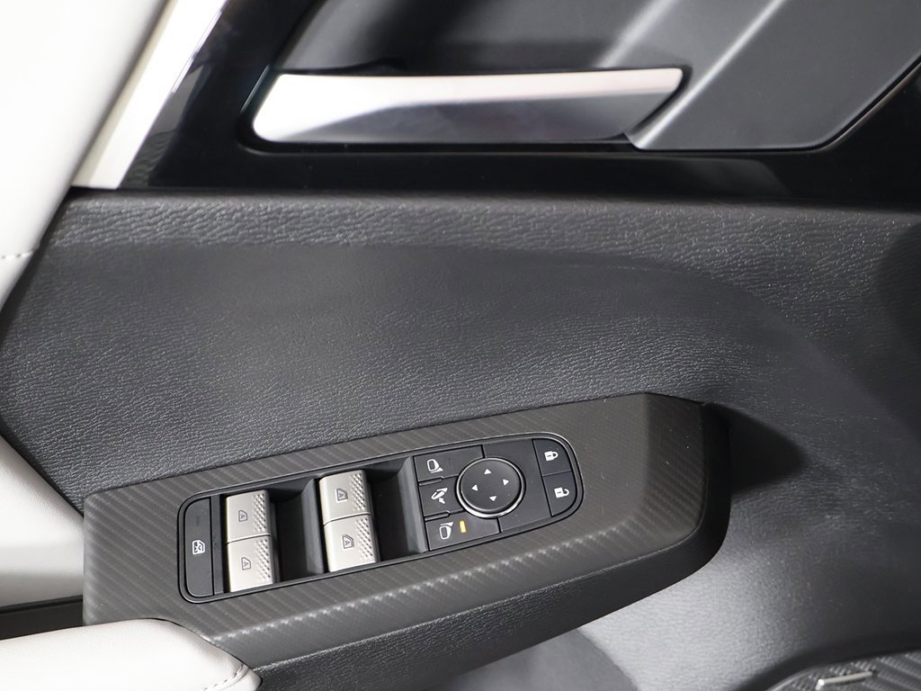 New 2025 Mitsubishi Outlander SE image 37