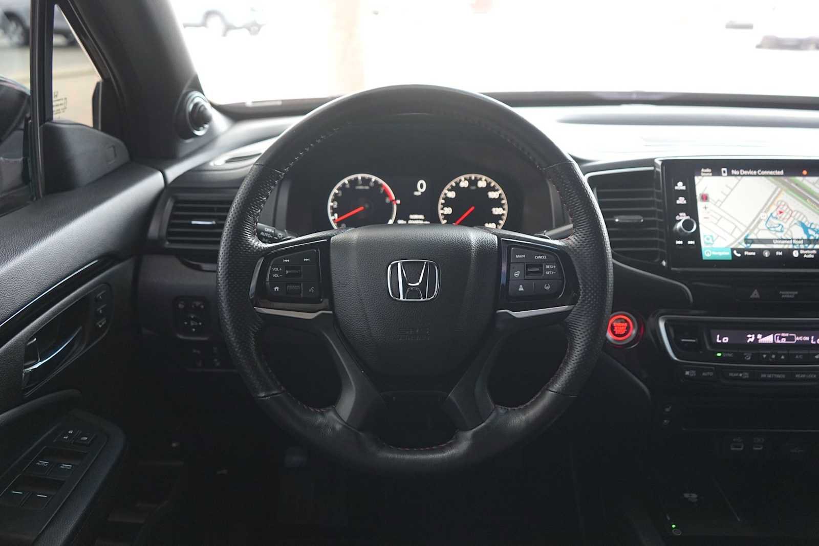 Certified 2025 Honda Ridgeline Black Edition image 15