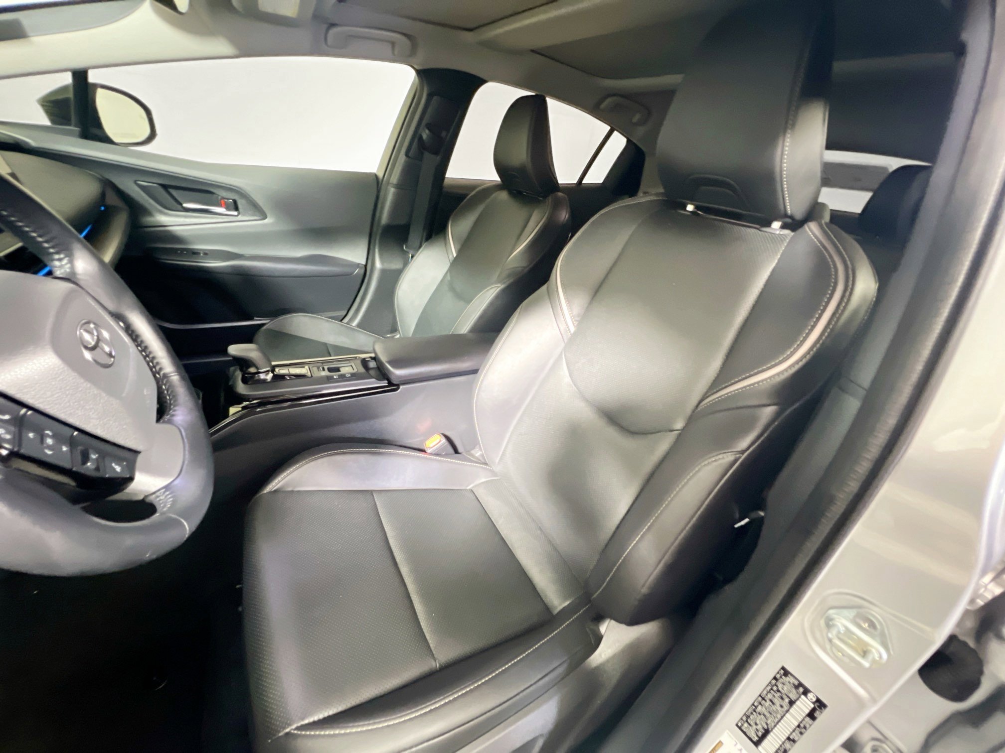 Used 2024 Toyota Prius Limited FWD image 14