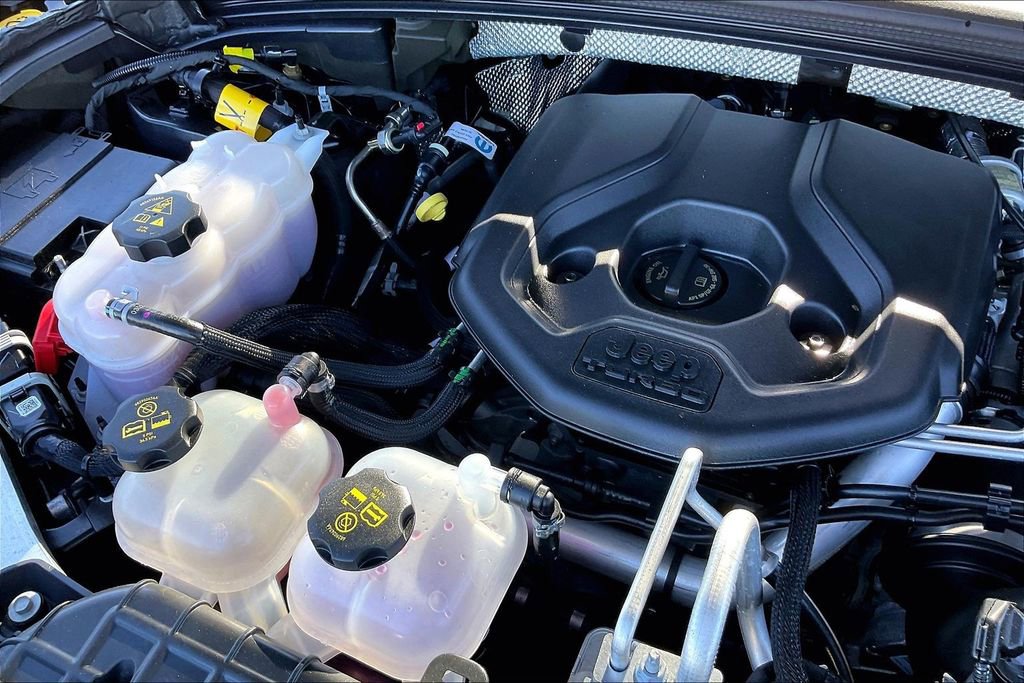 Used 2022 Jeep Grand Cherokee Summit w/ Luxury Tech Group V image 32