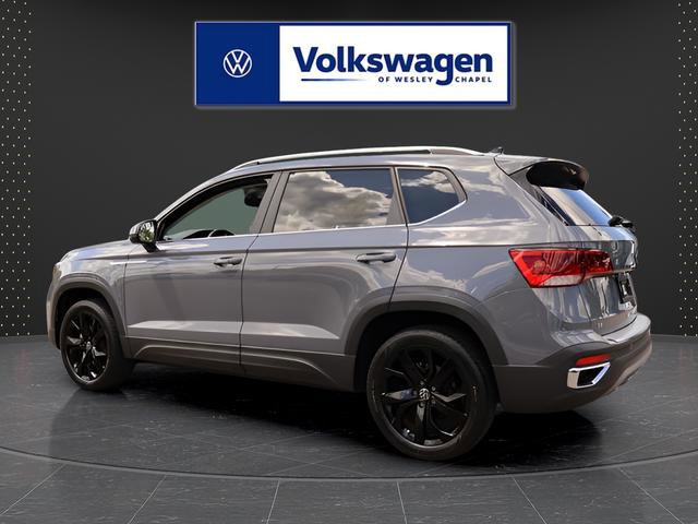 Certified 2023 Volkswagen Taos SE w/ Black Wheel Package FWD image 6