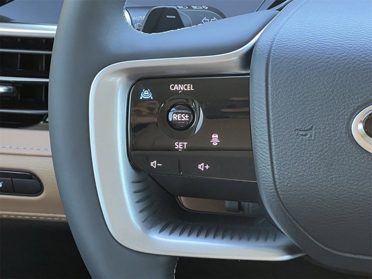 New 2026 INFINITI QX80 Luxe image 12