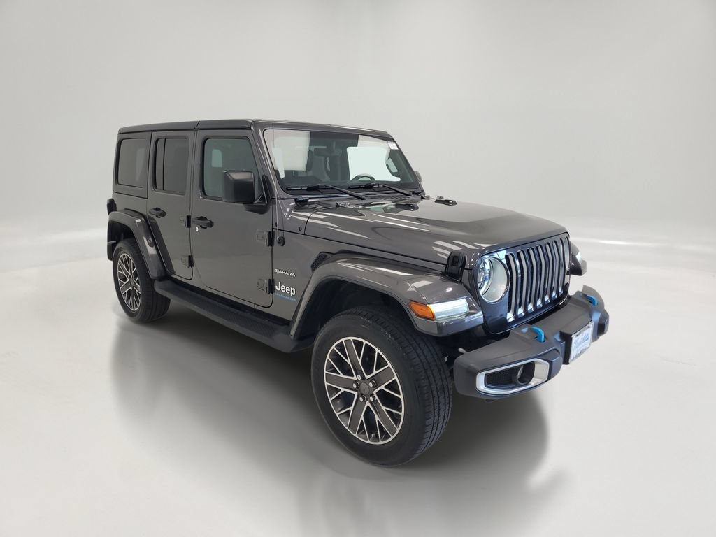 Used 2023 Jeep Wrangler Unlimited Sahara w/ Cold Weather Group AWD/4WD image 3
