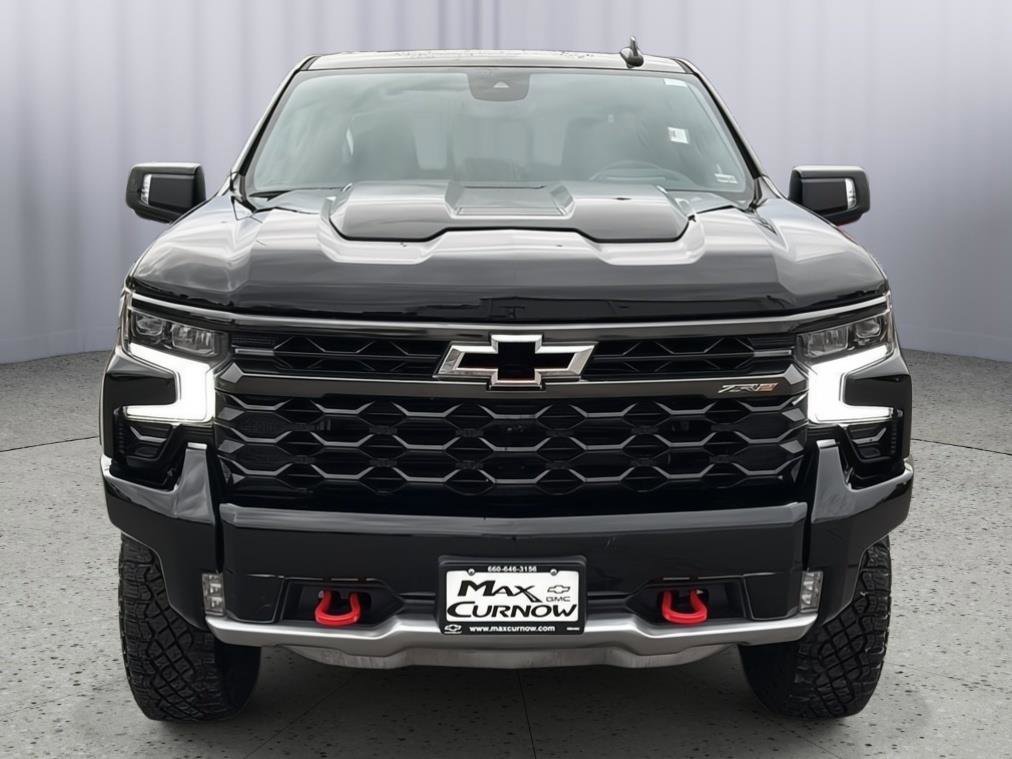 Used 2024 Chevrolet Silverado 1500 ZR2 w/ Technology Package image 9