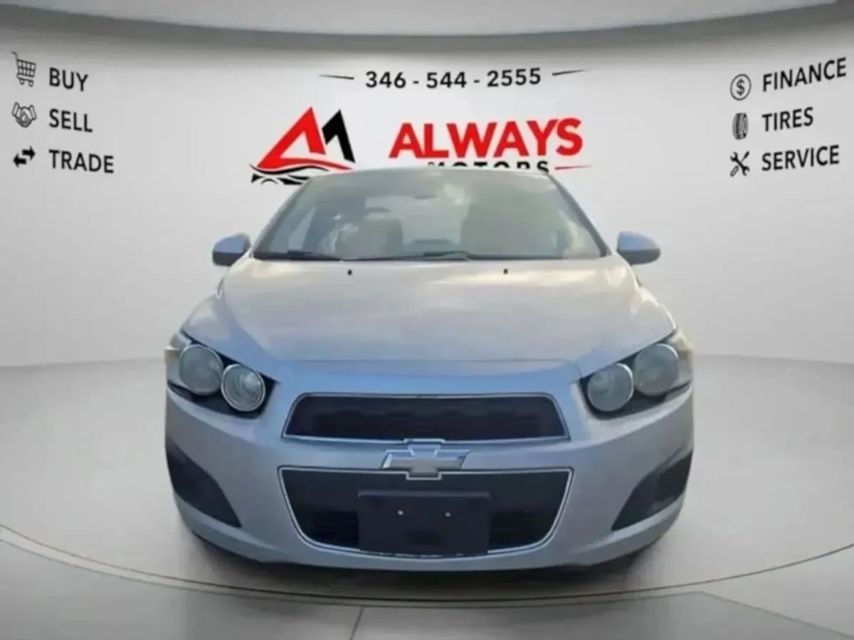 Used 2013 Chevrolet Sonic LS FWD image 4