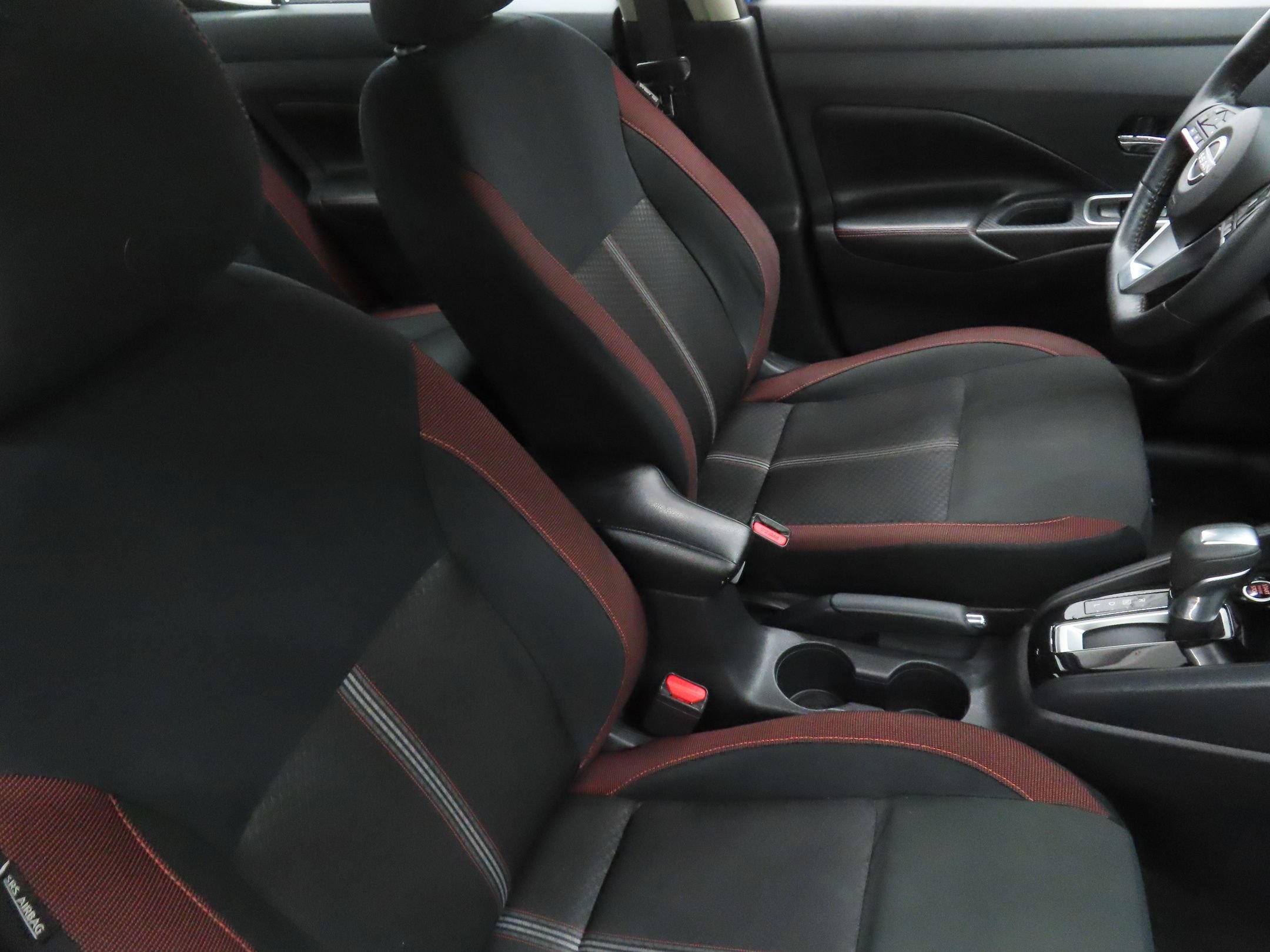 Used 2024 Nissan Versa SR FWD image 25