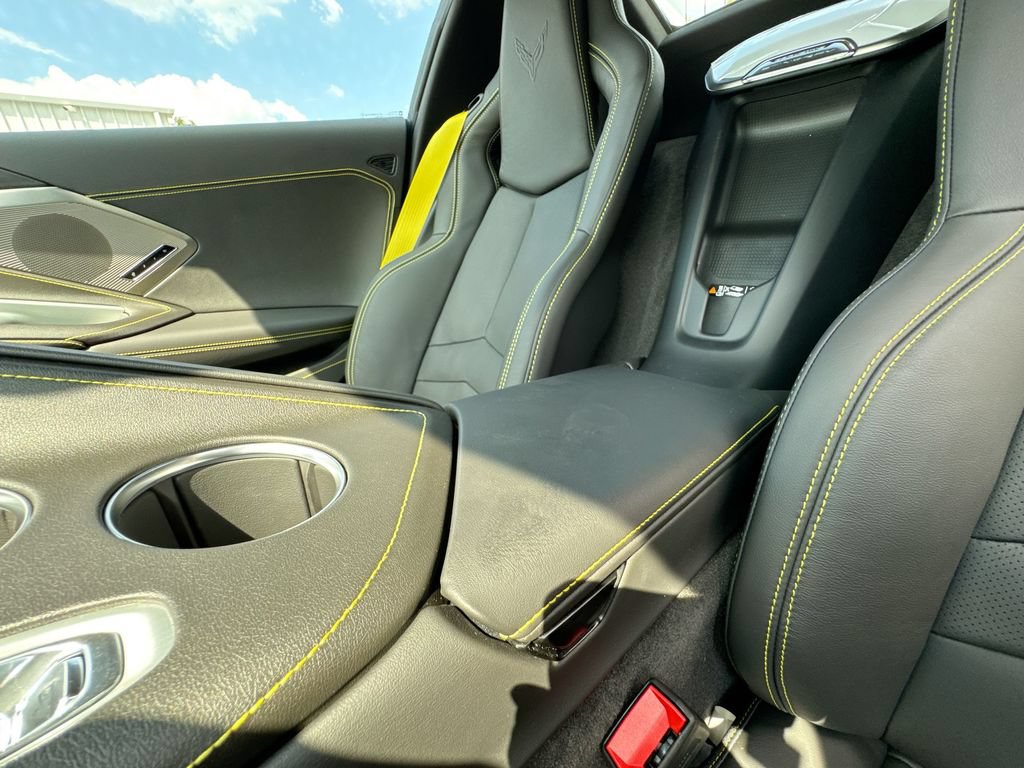 New 2027 Chevrolet Corvette Stingray Convertible w/ 2LT RWD image 24