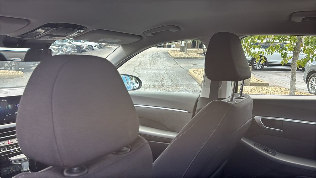 Used 2025 Hyundai Sonata SE FWD image 29