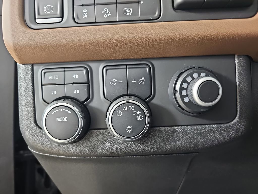 Certified 2023 Chevrolet Tahoe High Country AWD/4WD image 33