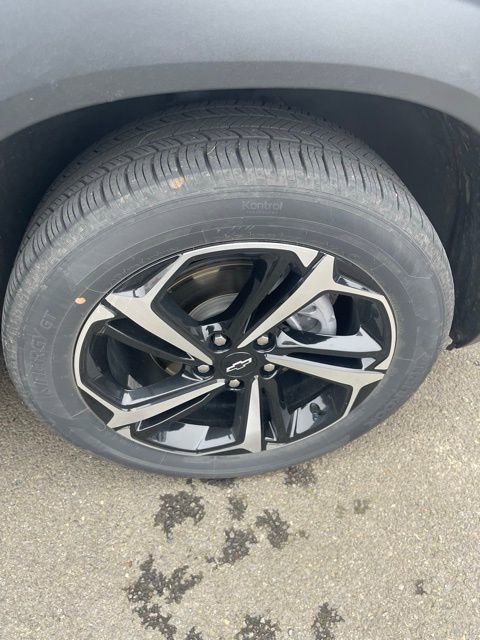 Used 2023 Chevrolet TrailBlazer RS w/ Sun and Liftgate Package image 23