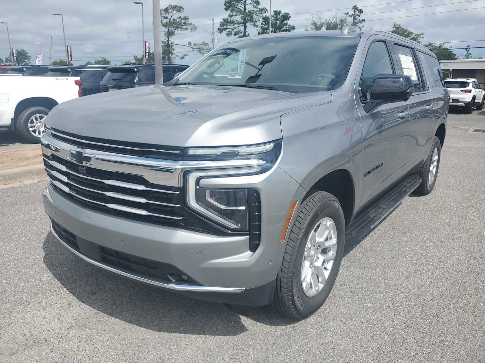 New 2026 Chevrolet Suburban LT w/ Comfort Package