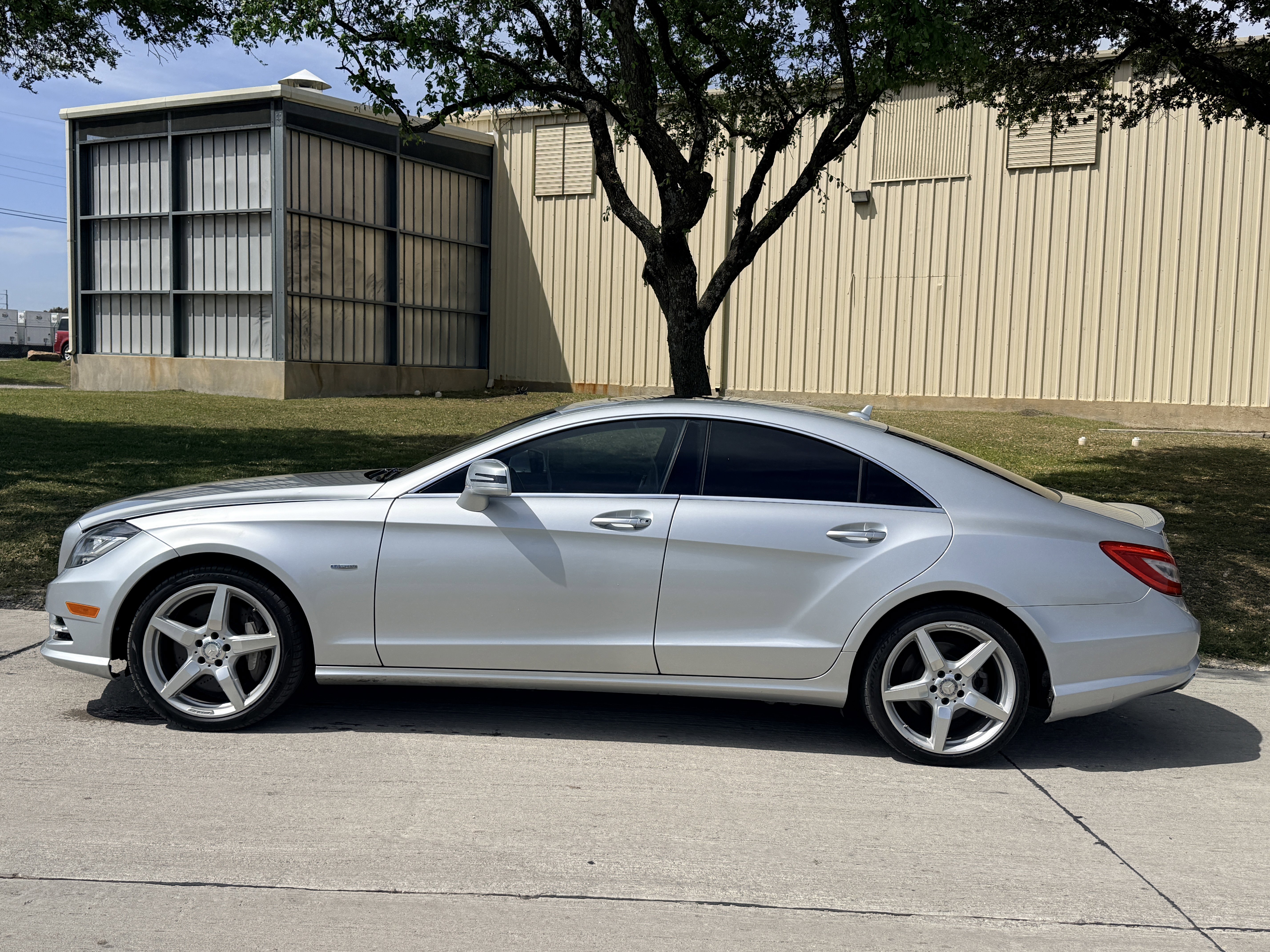Used 2012 Mercedes-Benz CLS 550 w/ Premium I Pkg image 6