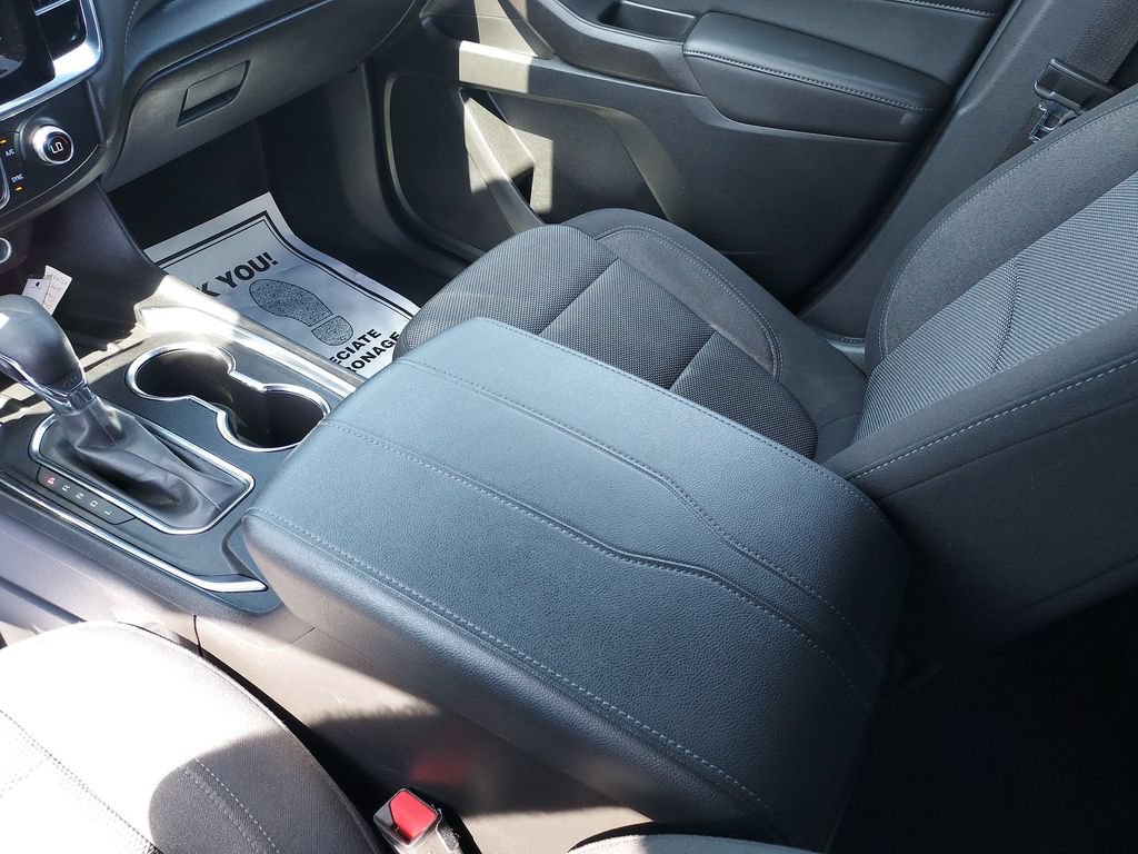 Used 2023 Chevrolet Traverse LT FWD image 26