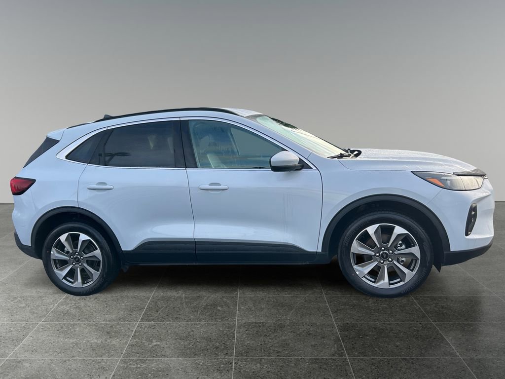 Used 2025 Ford Escape Platinum image 8