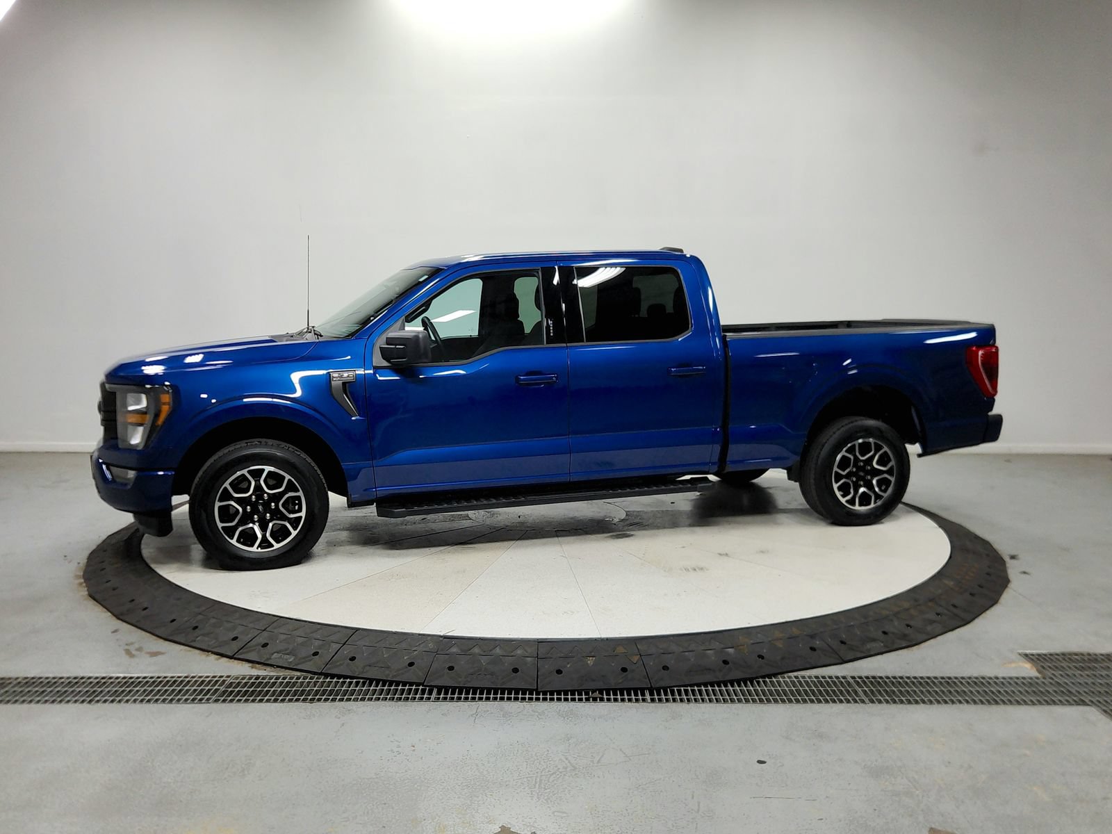 Used 2023 Ford F150 2WD SuperCrew image 5