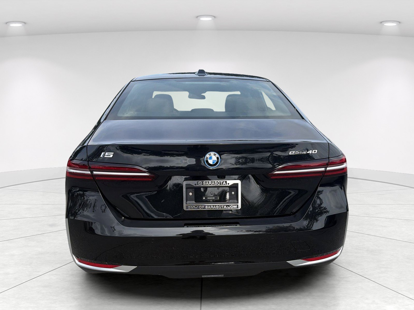 New 2027 BMW i5 eDrive40 w/ Premium Package RWD image 5