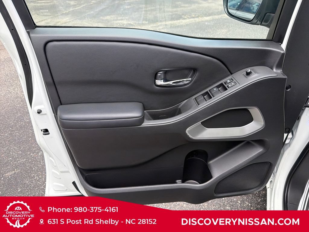Certified 2025 Nissan Frontier SV RWD image 10