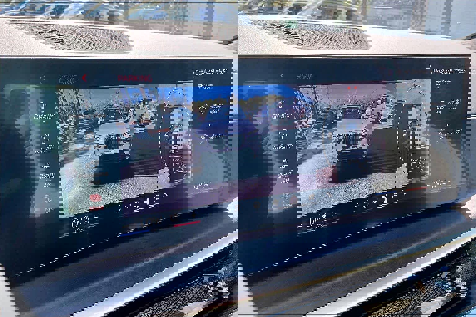 Certified 2025 BMW X7 xDrive40i w/ Executive Package image 35