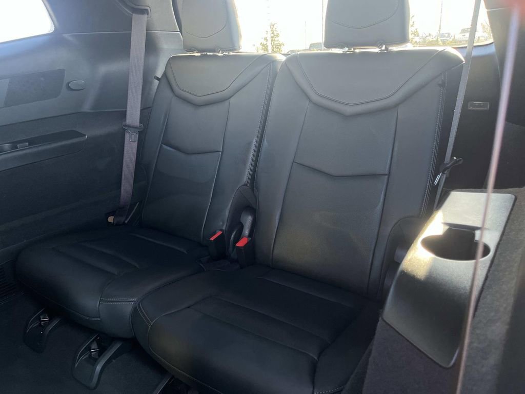Certified 2024 Cadillac XT6 Premium Luxury w/ LPO, Floor Liner Package AWD/4WD image 19