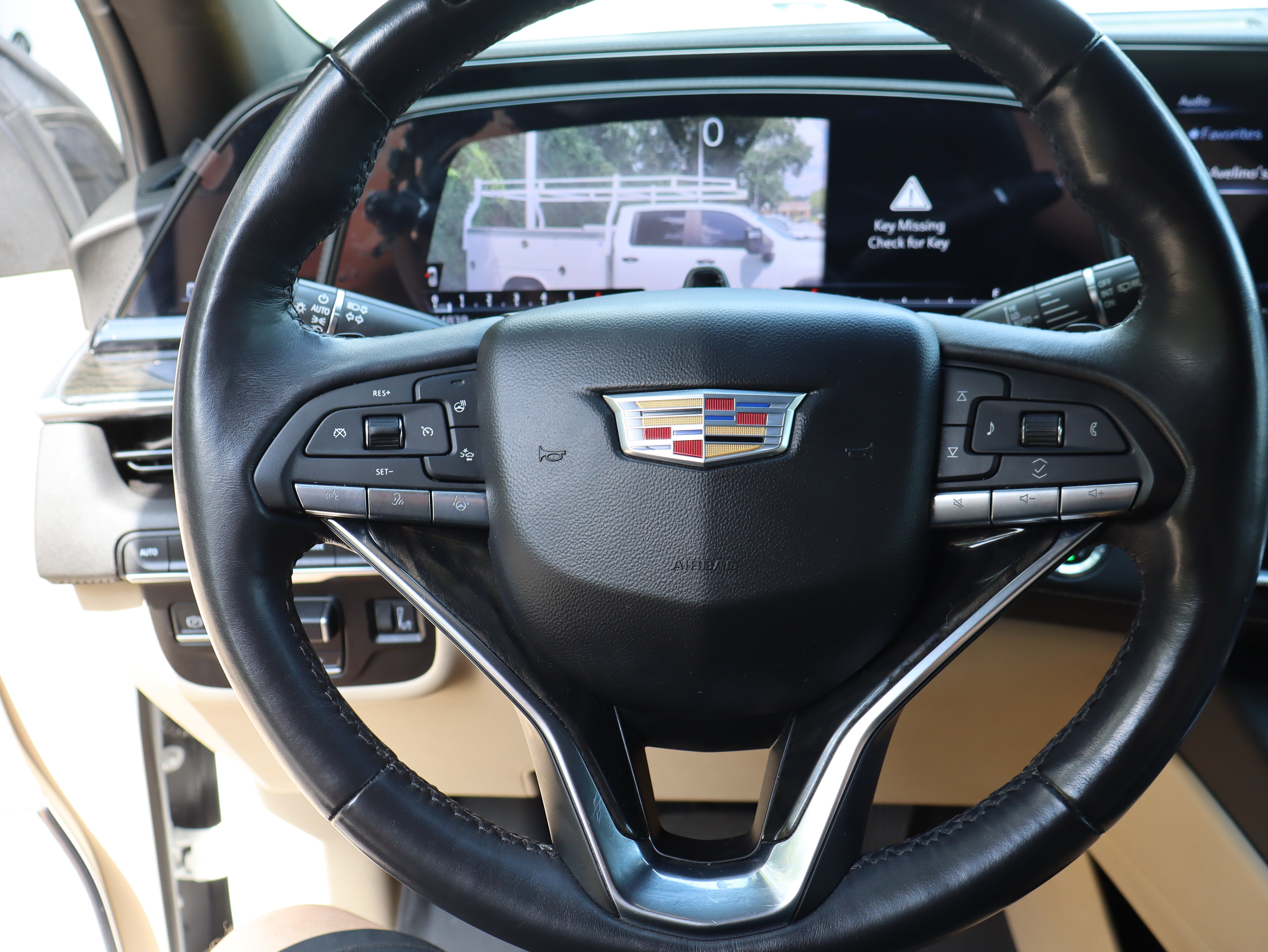 Used 2023 Cadillac Escalade ESV Premium Luxury w/ Performance Package AWD/4WD image 25