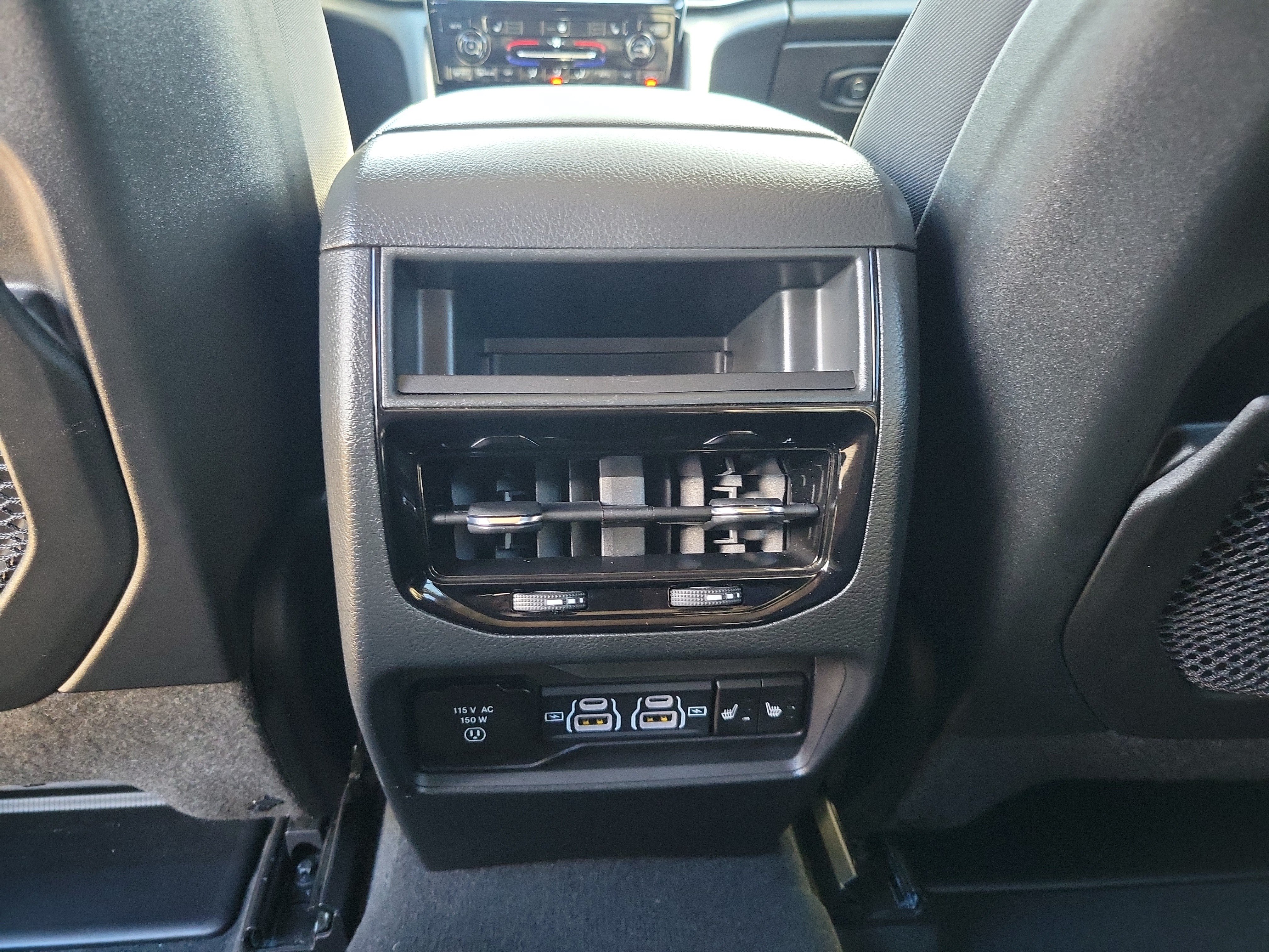 Used 2024 Jeep Grand Cherokee Limited w/ Black Appearance Package RWD image 10