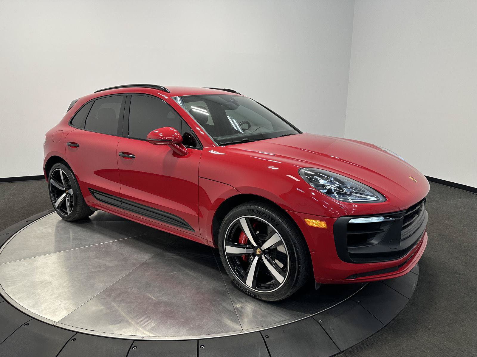 Certified 2023 Porsche Macan GTS AWD/4WD image 9