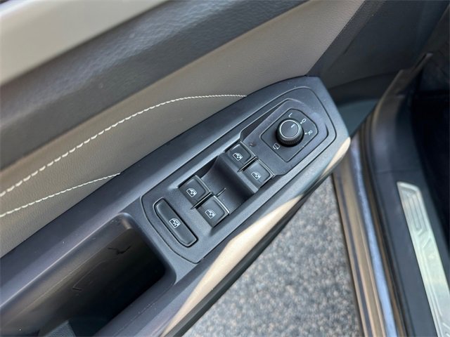 Used 2021 Volkswagen Atlas Cross Sport SEL Premium image 19